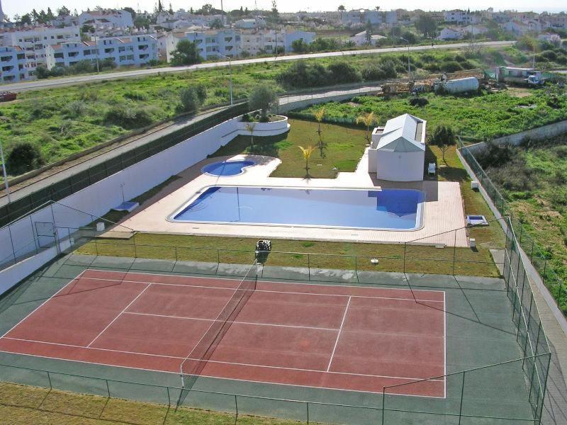 Pool & Tennis Apartamento